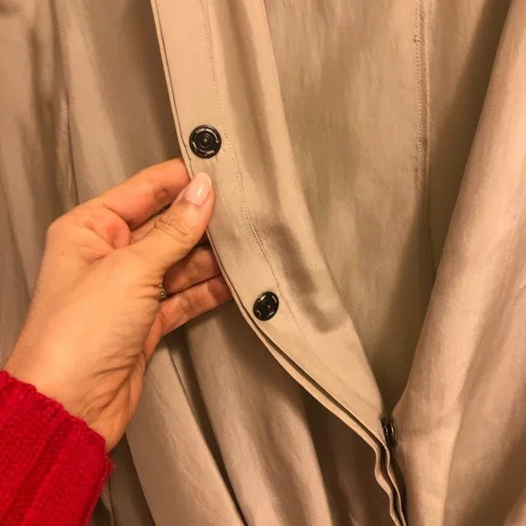 Beautiful 100% Silk Burberry Twist Blouse 8 - Picture 4 of 11